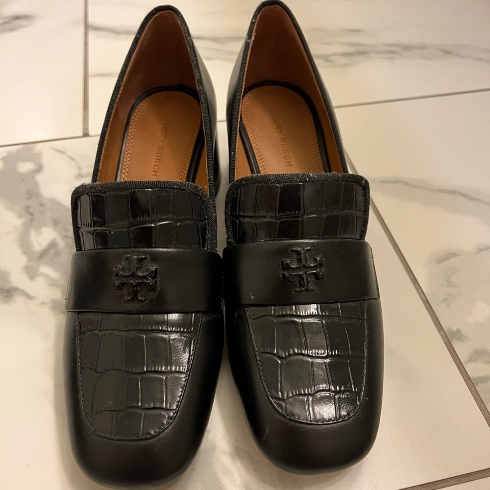 Tory Burch mid heel loafer black size 7.5